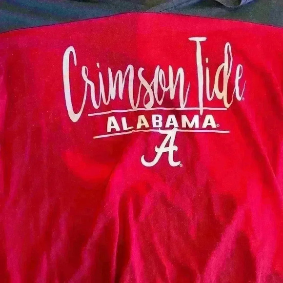 Alabama Crimson Tide collegiate women’s vneck pullover shirt, sleepwear, GUC med - Picture 4 of 5